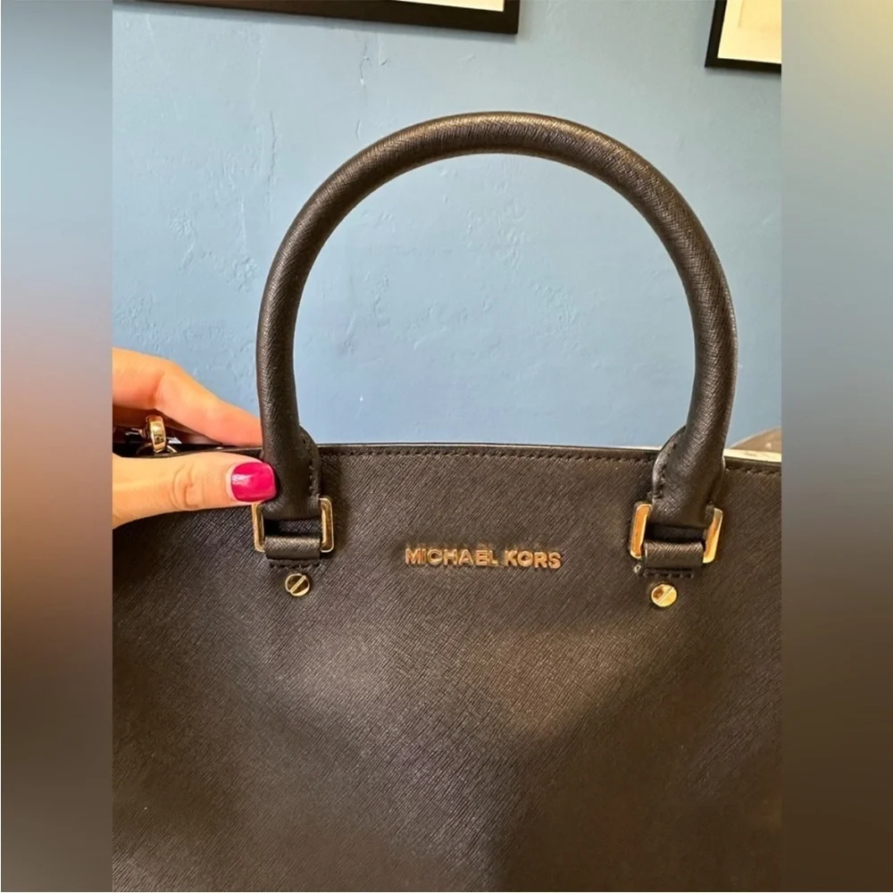 Michael Kors Women’s Selma Saffiano Leather Medium Satchel